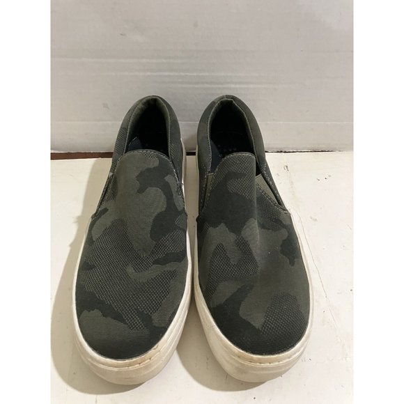 A New Day  Women's size 7.5 green Camo Pattern Platform Slip on Sneakers shoes - Picture 2 of 8